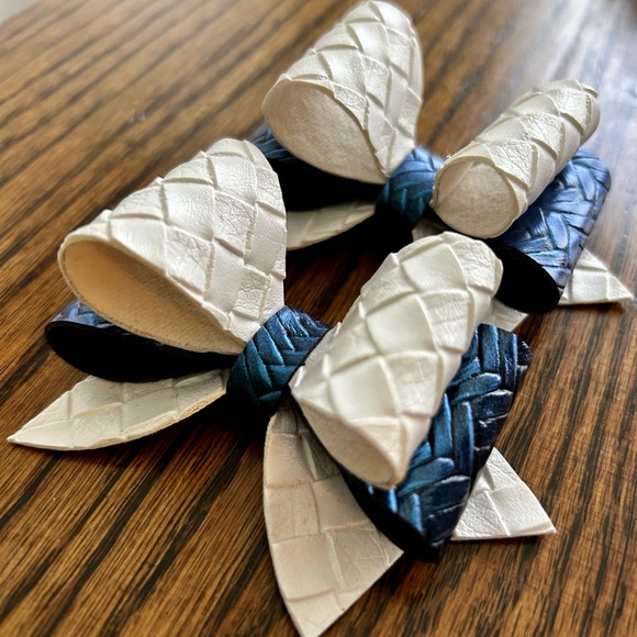 SOLD•Shoe Bow Clips - Picture 2 of 2